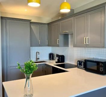 Margate Apartment | Beachfront Bliss Margate With Sea Views Sleeps 7