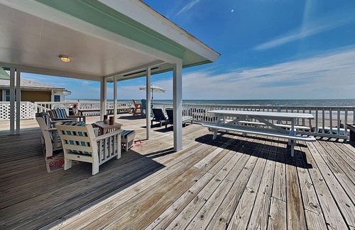 Bermuda Beach Cottage | Beachfront Bungalow