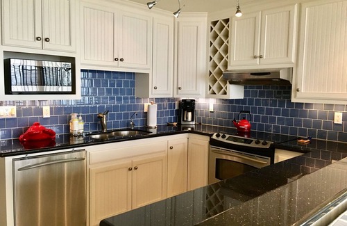 South Padre Island Condo | Beachfront Condo Relax In Style, big balcony, beach gear Incl, 2 Pools/hot tubs