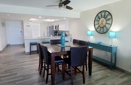 South Padre Island Condo | Beachfront Condo with Amazing Views. Recently Renovated 2 Bedroom/2 Bath.