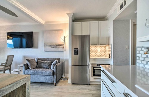 Sand Key Condo | Beachfront Clearwater Condo w/Community Pool