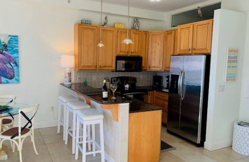 Bradenton Beach Condo | Beachfront condo with gorgeous view of the gulf.