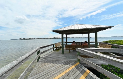 Bradenton Beach Condo | Beachfront condo with gorgeous view of the gulf.