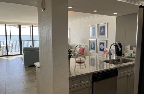 Punta Rassa Condo | Beachfront Condo at SanibelHarbour - Beachfront
