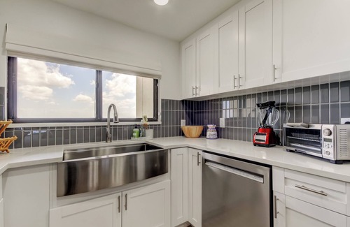 Sand Key Condo | Beachfront Condo - Beautiful, Spacious, Updated - 2 Bedroom/2 Full Bath Condo