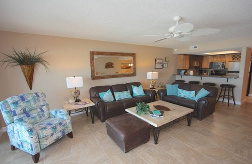 Indian Shores Condo | Beachfront Condo with amazing views of the Gulf of Mexico.