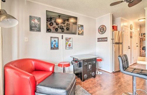 North Beach Apartment | Beachfront Corpus Christi Condo with Arcade Room!