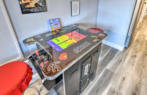 North Beach Apartment | Beachfront Corpus Christi Condo with Arcade Room!
