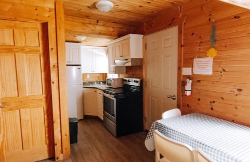 Wasaga Beach Cottage | BEACHFRONT COTTAGE IN WASAGA BEACH - SANDPIPER BEACH RESORT - COTTAGE # 9
