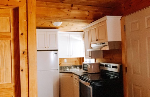 Wasaga Beach Cottage | BEACHFRONT COTTAGE IN WASAGA BEACH - SANDPIPER BEACH RESORT - COTTAGE # 9
