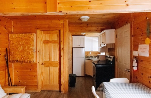 Wasaga Beach Cottage | BEACHFRONT COTTAGE IN WASAGA BEACH - SANDPIPER BEACH RESORT - COTTAGE # 9