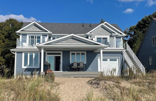 Ashfield-Colborne-Wawanosh Cottage | Beachfront Cottage in Amberley, Newly built!