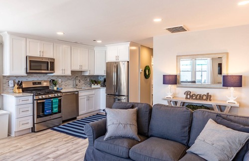 Fairfield Cottage | Beachfront cottage located in the heart of Fairfield Beach!