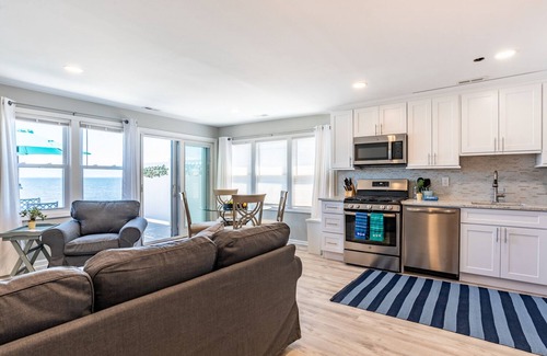 Fairfield Cottage | Beachfront cottage located in the heart of Fairfield Beach!