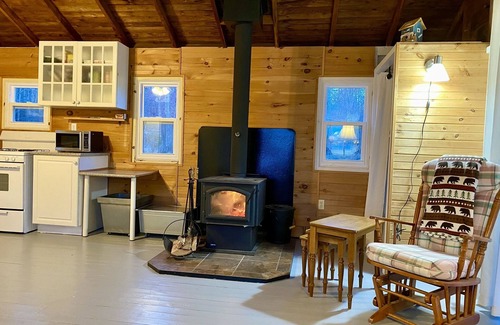 Tweed Cottage | Beachfront cottage on Stoco Lake Tweed
