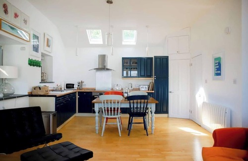 Torcross Cottage | ​Beachfront Cottage with Sea Views & Coastal Walks​