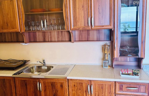 Sunny Beach Apartment | Beachfront Elegance Estate
