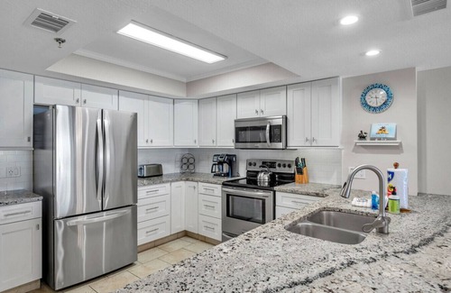 Indian Shores Condo | Beachfront End Unit 3-Bedroom with Wrap-Around Balcony