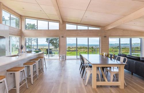 Snells Beach House | Beachfront Escape - Snells Beach Holiday Home