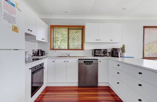 Emu Park House | Beachfront Fisherman's