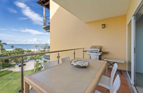 Oranjestad-West House | Beachfront - Flamingo Luxury 2BR condo - E423