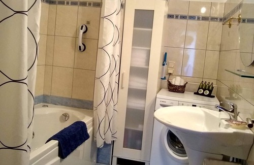 Pefki Apartment | Beachfront Garden Suite Just Steps to the Beach