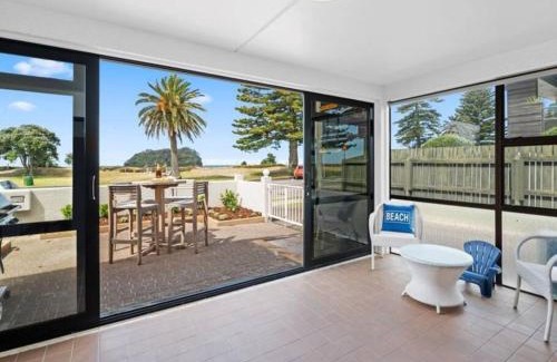 Mount Maunganui Apartment | Beachfront Gem in Mount Maunganui