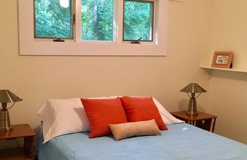 Guilford House | Beachfront Getaway ~ Private Beach ~ Gorgeous Water & Sunset Views