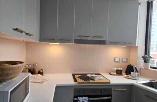 Surfers Paradise Apartment | Beachfront Hideaway - Serenity by the sea
