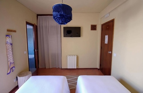 Praia das Macas House | Beachfront Hotel! Pet-friendly Accommodation with Balcony, Free Parking!