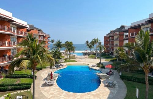 San Pedro Mixtepec Apartment | Beachfront in a peaceful Resort 8mi from Puerto Escondido