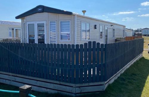Lossiemouth Apartment | Beachfront Lodge, Lossiemouth Bay