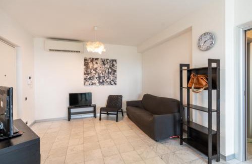 Roseto degli Abruzzi Apartment | Beachfront Luxurious Newly Built 2-Bed Flat with Stunning Sea Views & Terrace