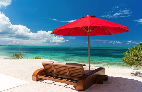 Providenciales Villa | Beachfront luxury 2 bedroom villa on Grace Bay