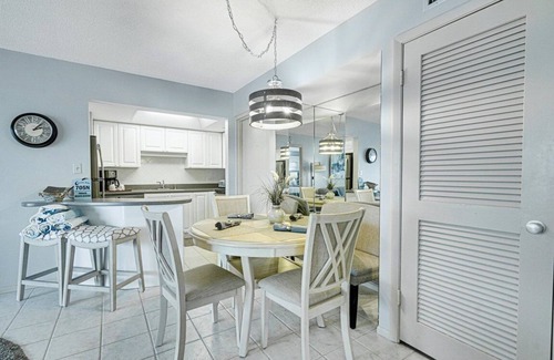 Siesta Key Condo | Beachfront Luxury Renovated Condo Directly On the Gulf