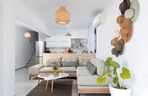 Mavrikiano House | Beachfront luxury villa with Stunning views 2bedroom WiFi