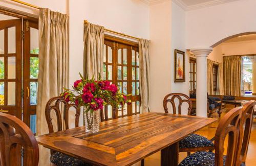 Calangute Villa | Beachfront mansion with pool