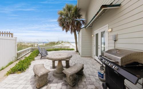 Sunnyside Apartment | Beachfront Oasis by Oversee 30A