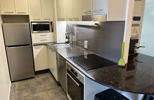 North Creek Apartment | Beachfront-ocean views-central location