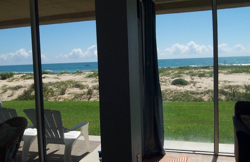 South Padre Island Condo | Beachfront on Ground Floor! Gorgeous Views! 2 Bedroom/2 Bath