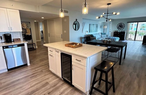 Sand Key Condo | BEACHFRONT PARADISE-WALK TO SAND KEY BEACH/HEATED POOL/BBQ/CLUBHOUSE/PARK/SHOPS!