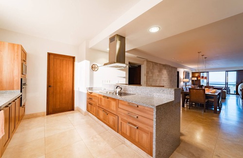 Santa Maria Huatulco Condo | Beachfront Penthouse | Resort Amenities