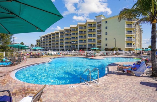 Treasure Island Condo | 🌴Beachfront Property🐠Tons of Amenities🌞Sunset Vistas 306N👙Great Location