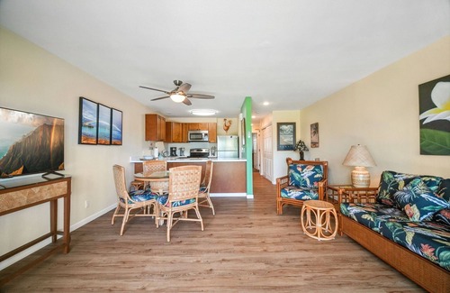 Kapaa Condo | Beachfront Resort - AC! Steps to Beach & Pool