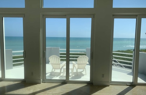 Ambersand Beach House | Beachfront/Riverfront – Best Sunsets/Sunrises - Heated Pool/Spa - Rooftop Deck