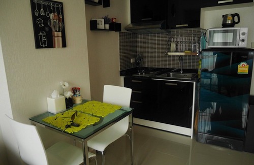Chakphong Condo | Beachfront, Rooftop saltwater pool with panoramic sea view