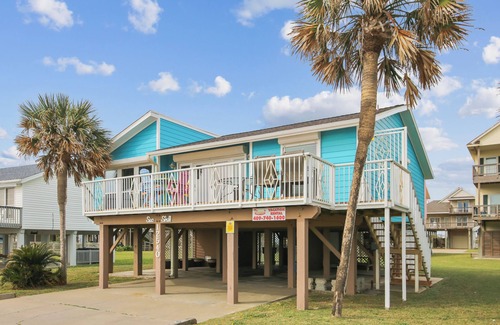 Spanish Grant Cottage | Beachfront Seashell