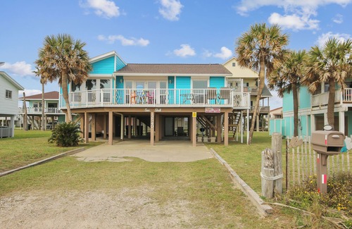 Spanish Grant Cottage | Beachfront Seashell