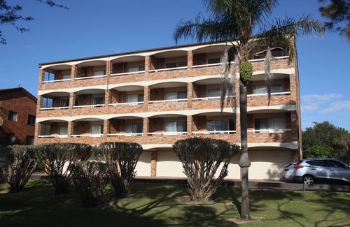 Nelson Bay Apartment | Beachfront Shoal Bay