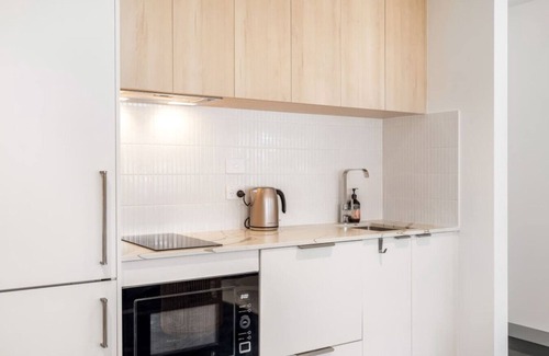 Blackmans Bay Condo | Beachfront Studio with Breathtaking Views